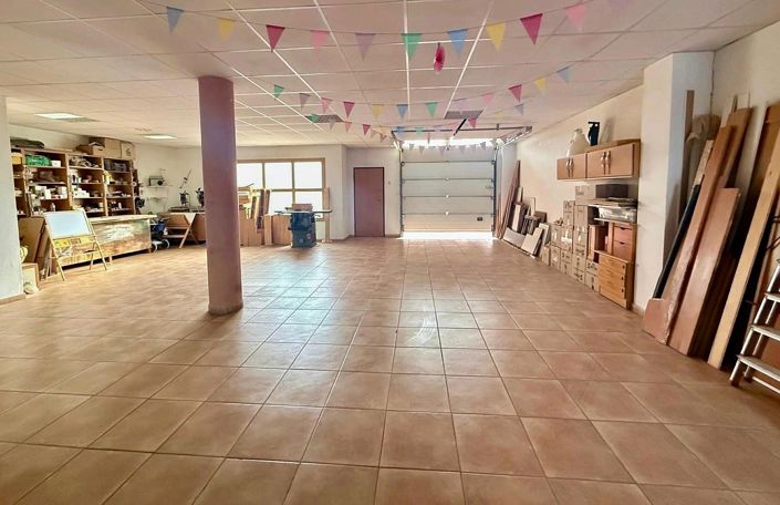 Image No.9-5 Bed Townhouse for sale