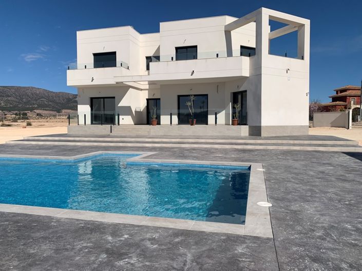 Image No.2-4 Bed Villa for sale