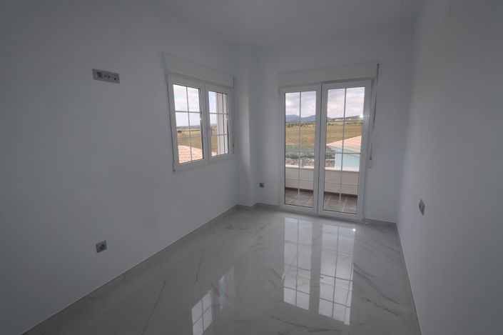 Image No.30-4 Bed Villa for sale