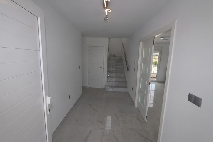Image No.34-4 Bed Villa for sale