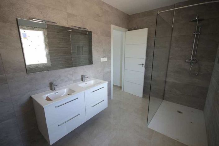 Image No.10-4 Bed Villa for sale