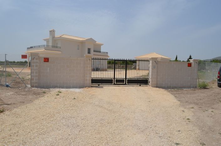 Image No.2-Villa de 5 chambres à vendre à Pinoso