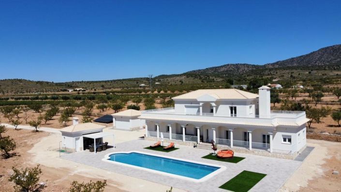 Image No.10-6 Bed Villa for sale