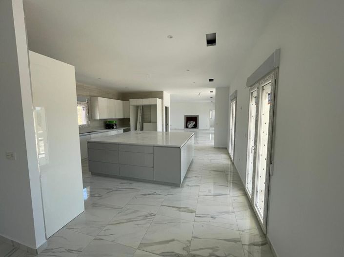 Image No.17-6 Bed Villa for sale