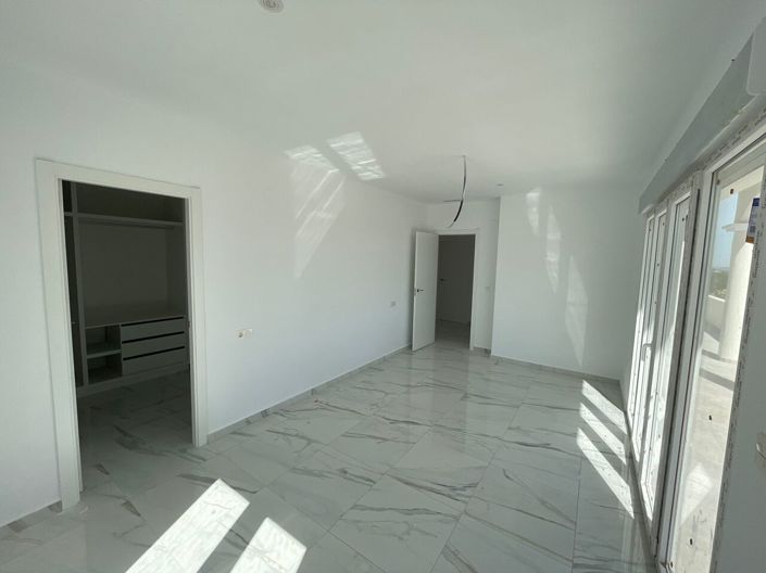 Image No.30-6 Bed Villa for sale