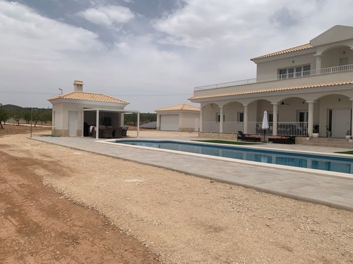 Image No.4-6 Bed Villa for sale