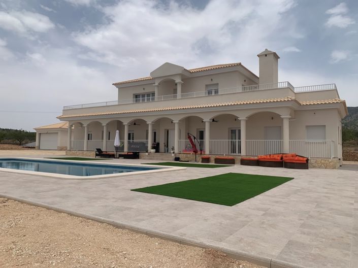 Image No.5-6 Bed Villa for sale