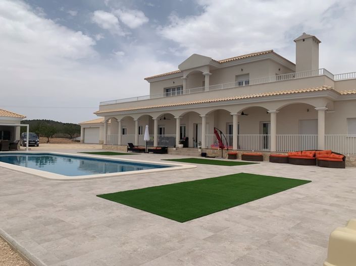 Image No.8-6 Bed Villa for sale