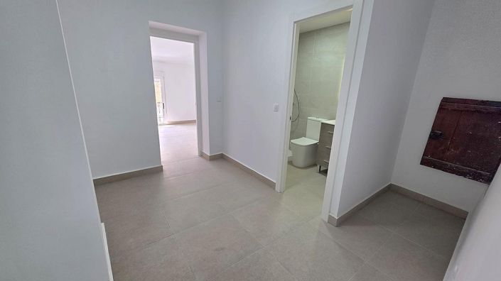 Image No.12-3 Bed Townhouse for sale