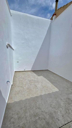 Image No.18-3 Bed Townhouse for sale