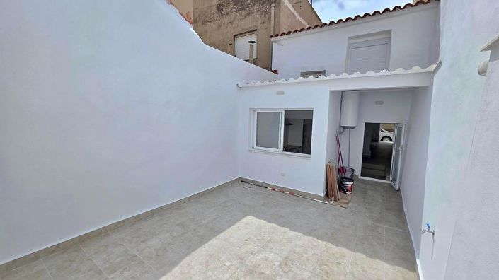 Image No.19-3 Bed Townhouse for sale