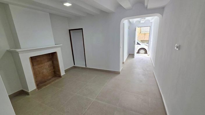 Image No.2-3 Bed Townhouse for sale