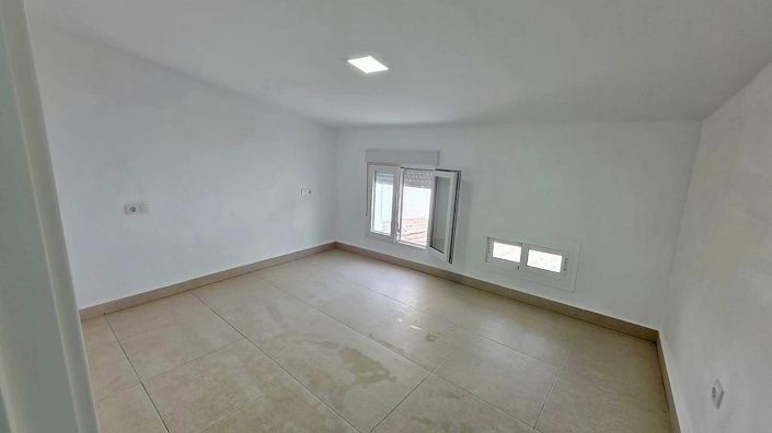 Image No.5-3 Bed Townhouse for sale