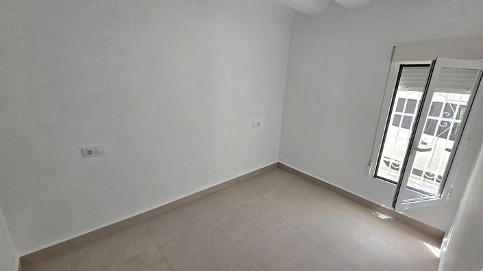Image No.6-3 Bed Townhouse for sale