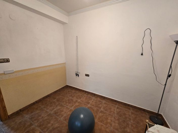 Image No.15-5 Bed Townhouse for sale