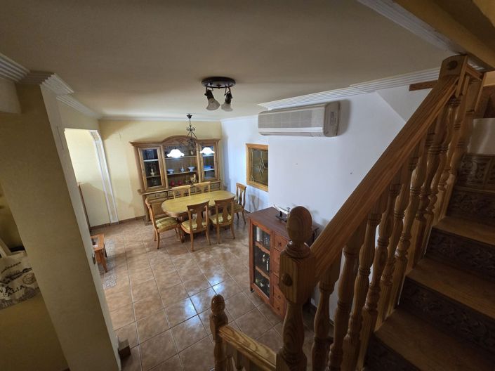 Image No.22-5 Bed Townhouse for sale