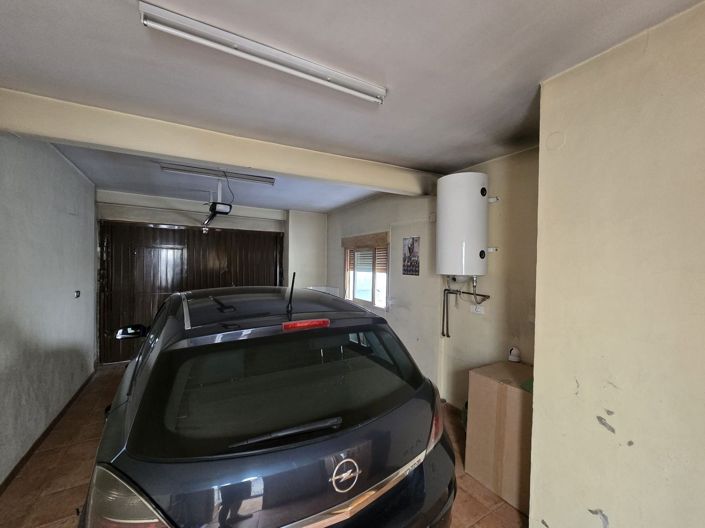 Image No.27-5 Bed Townhouse for sale