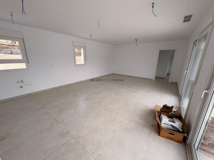 Image No.18-3 Bed Villa for sale