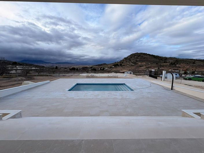 Image No.8-3 Bed Villa for sale