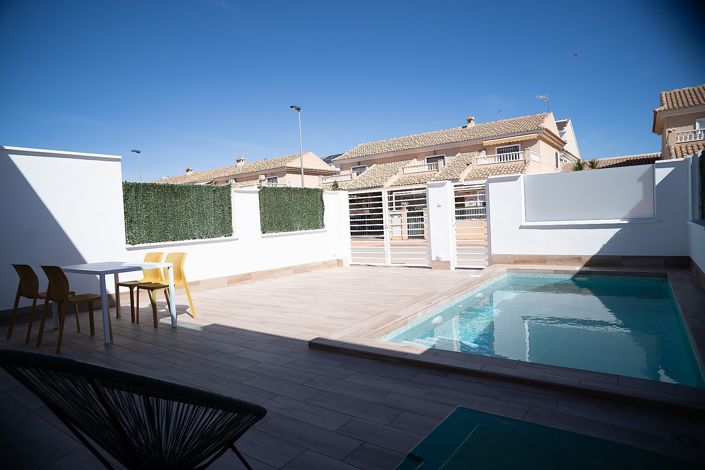 Image No.10-3 Bed Townhouse for sale