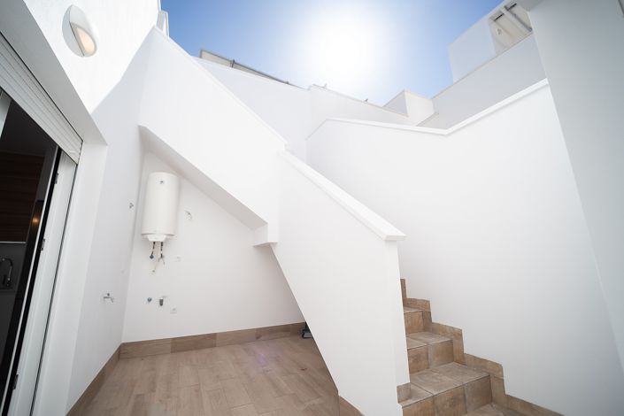 Image No.45-3 Bed Townhouse for sale