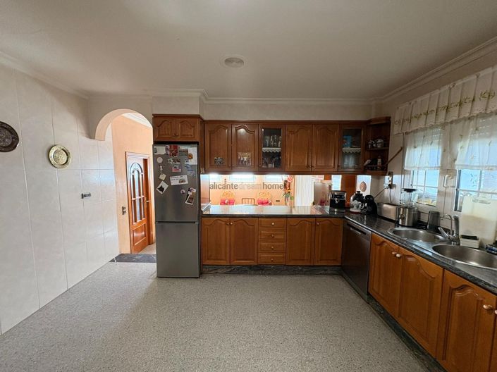 Image No.12-Villa de 6 chambres à vendre à Sax