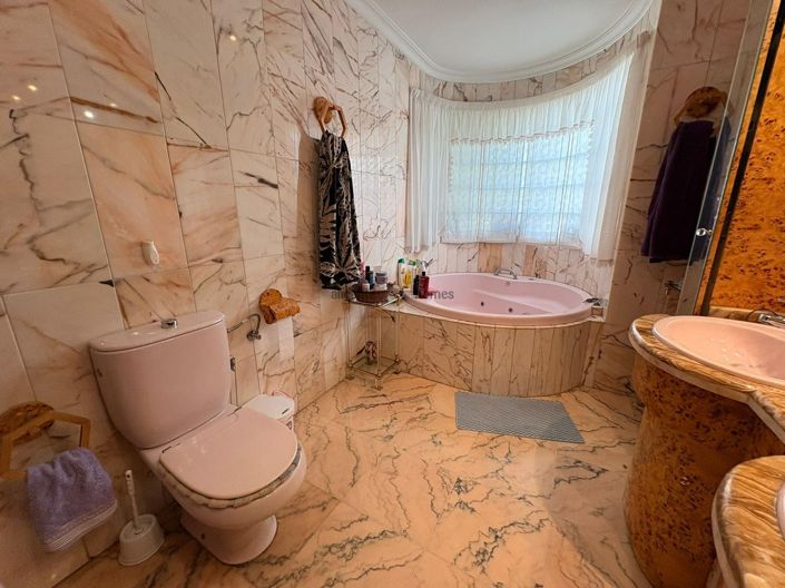 Image No.17-Villa de 6 chambres à vendre à Sax