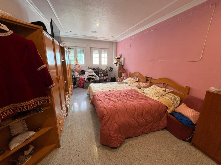 Image No.20-Villa de 6 chambres à vendre à Sax