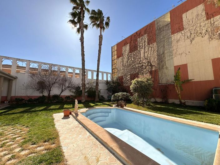 Image No.41-Villa de 6 chambres à vendre à Sax