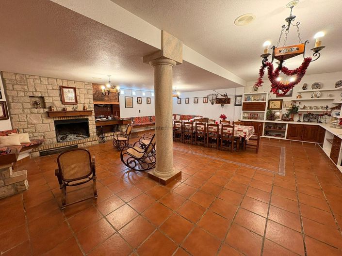 Image No.47-Villa de 6 chambres à vendre à Sax