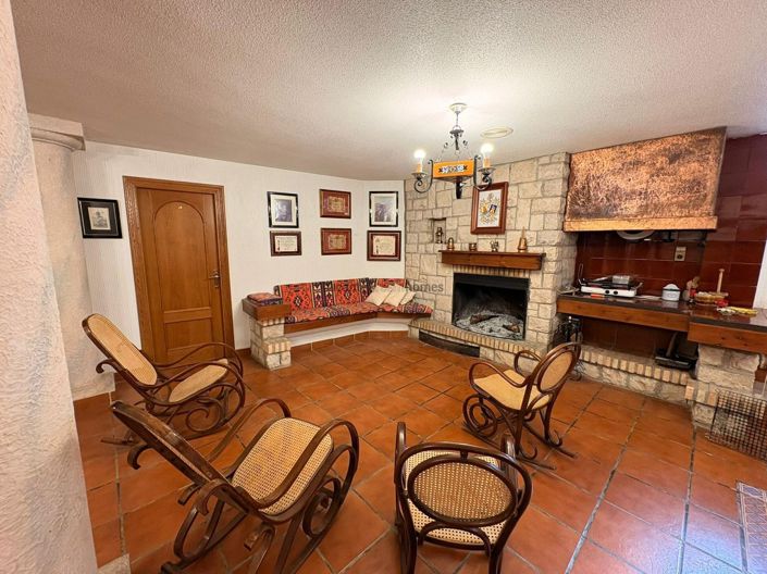 Image No.48-Villa de 6 chambres à vendre à Sax