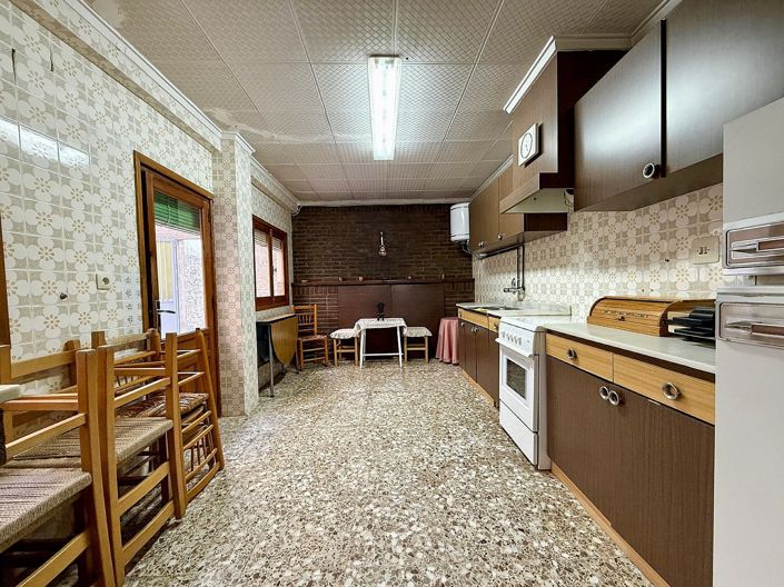 Image No.8-5 Bed Townhouse for sale