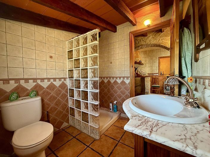 Image No.28-5 Bed Apartment for sale