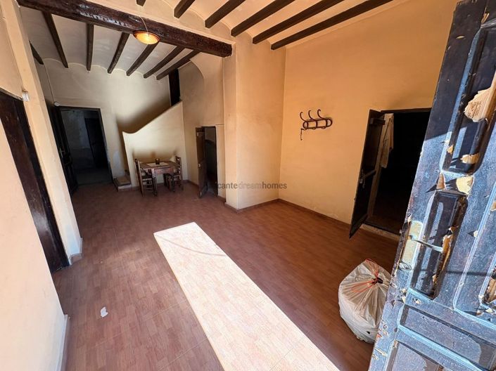 Image No.12-4 Bed Country House for sale