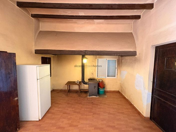 Image No.16-4 Bed Country House for sale