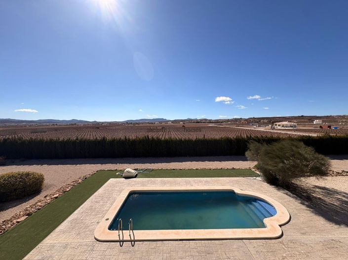 Image No.2-6 Bed Villa for sale