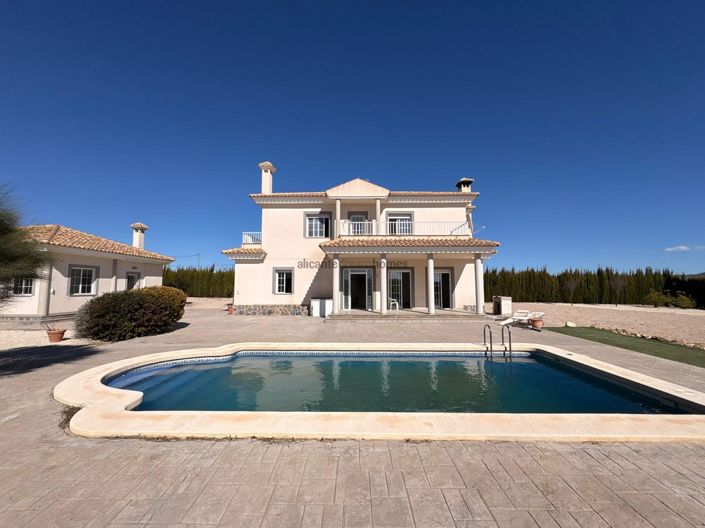 Image No.3-6 Bed Villa for sale