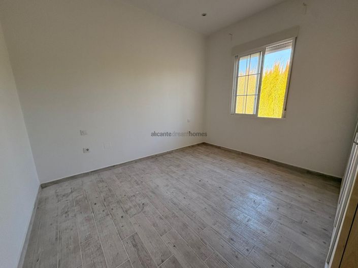 Image No.31-6 Bed Villa for sale