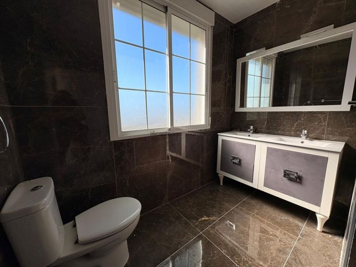 Image No.35-Villa de 6 chambres à vendre à Pinoso