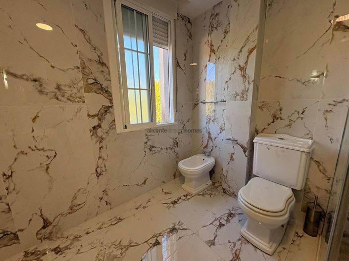 Image No.38-Villa de 6 chambres à vendre à Pinoso