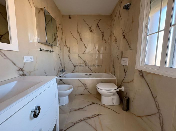 Image No.39-6 Bed Villa for sale