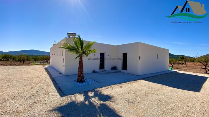 Image No.15-3 Bed Villa for sale