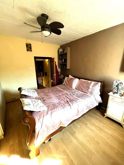 Image No.16-2 Bed Townhouse for sale