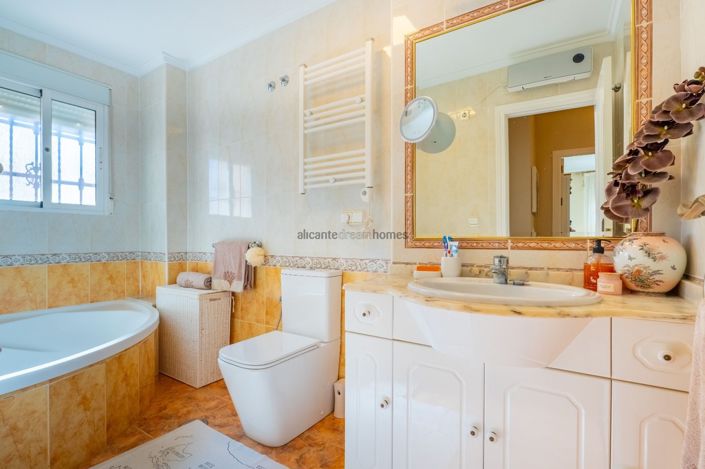 Image No.25-2 Bed Duplex for sale