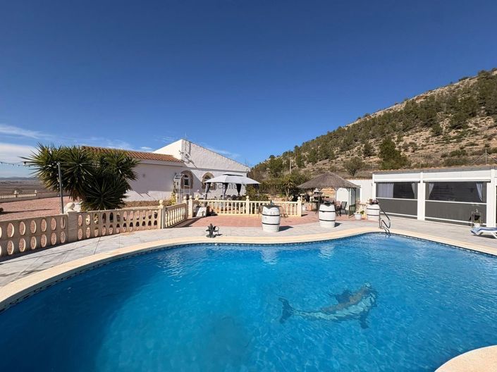 Image No.10-4 Bed Villa for sale