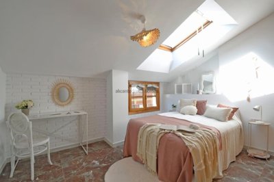 g2d3e4107-5624-4c50-b7e3-e529e8e37828