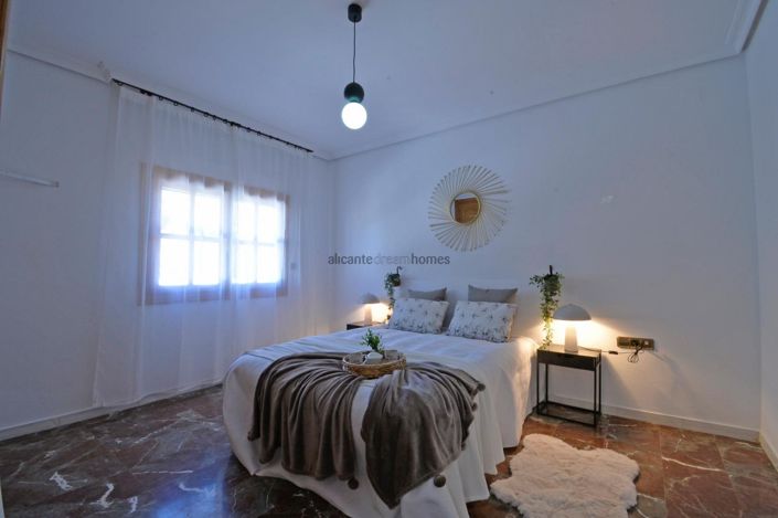 Image No.28-Maison de ville de 4 chambres à vendre à Sax