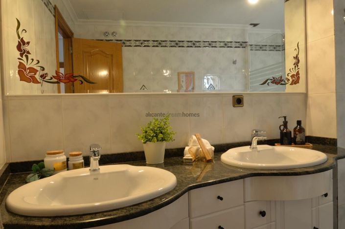 Image No.38-Maison de ville de 4 chambres à vendre à Sax