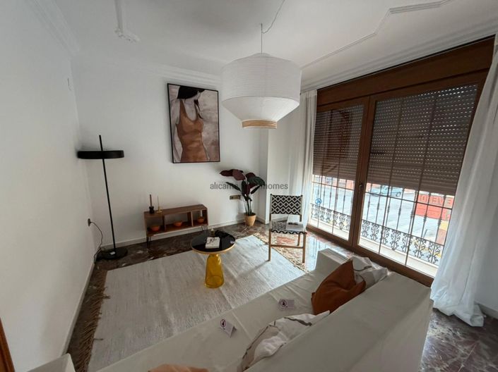 Image No.7-Maison de ville de 4 chambres à vendre à Sax