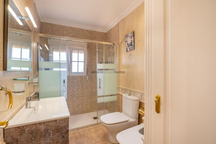 Image No.45-Villa de 6 chambres à vendre à Torrevieja